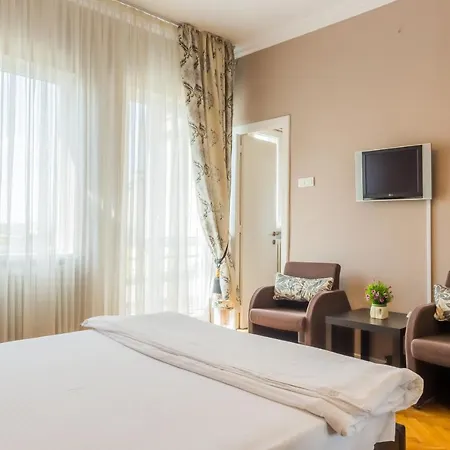 Deluxe Cismigiu Park Apartment Bukarest