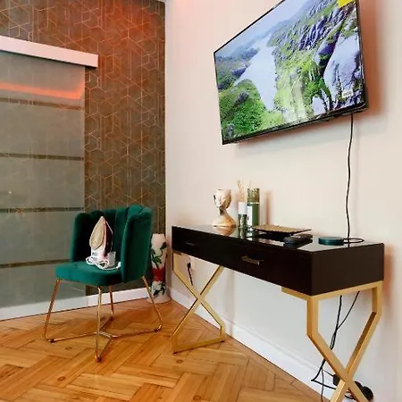 Apartment Deluxe Cismigiu Park