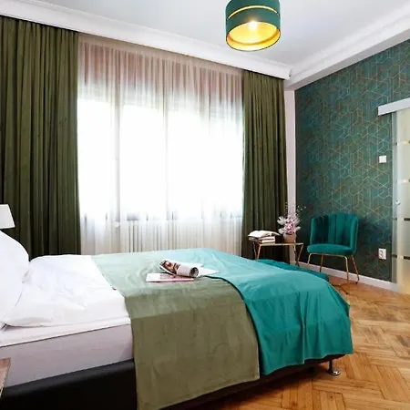 Apartment Deluxe Cismigiu Park *