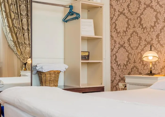 Deluxe Cismigiu Park Апартаменти *